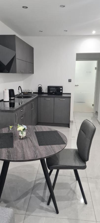 Apartman Julija 1 Rijeka Exterior foto